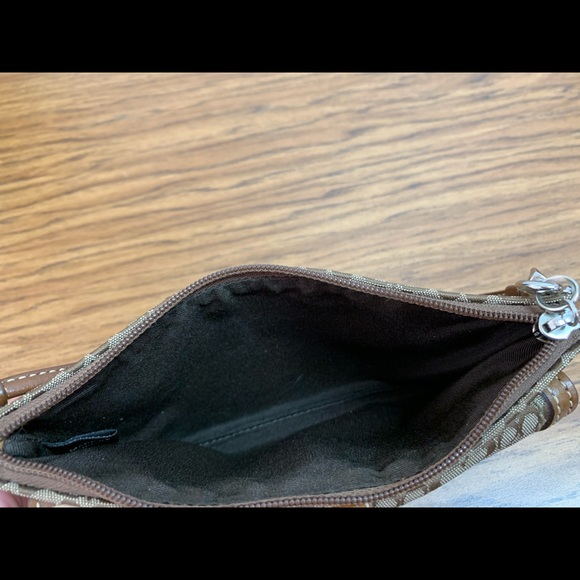 Coach - Purse - Picture 9 of 11